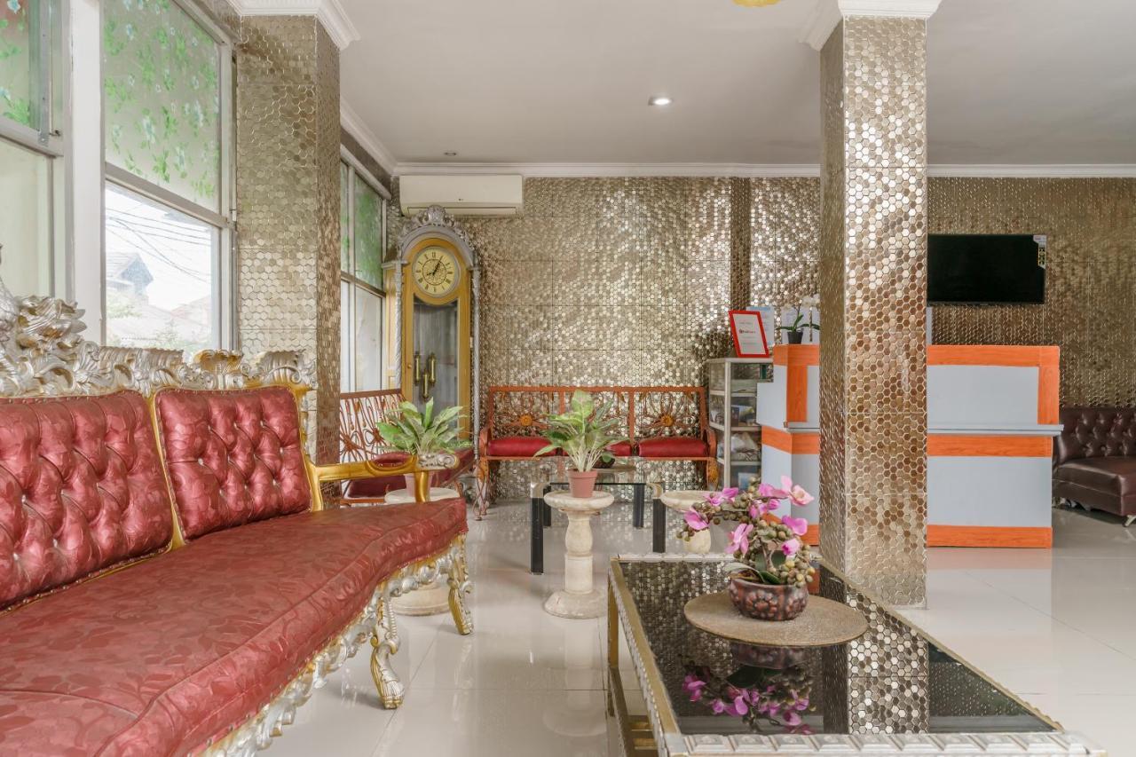 Reddoorz Syariah Near Universitas Borobudur Джакарта Екстер'єр фото